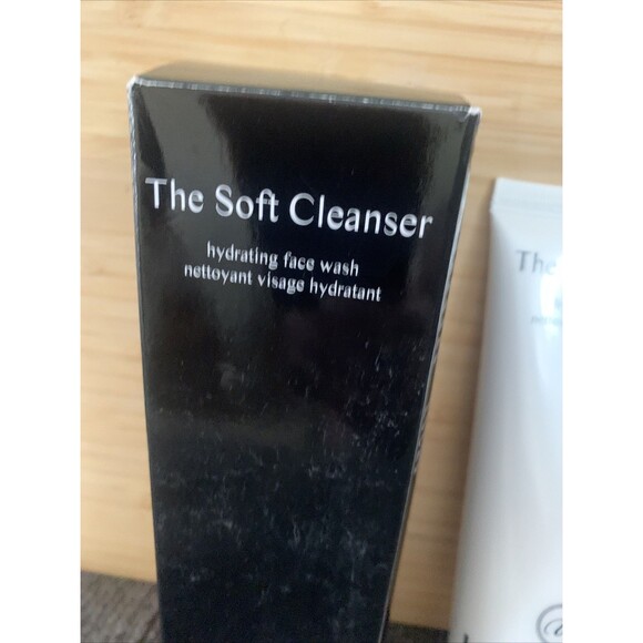 BNIB, Sealed Ursula, The Soft Cleanser Hydrating Face Wash - 4 fl. oz. - Picture 3 of 9